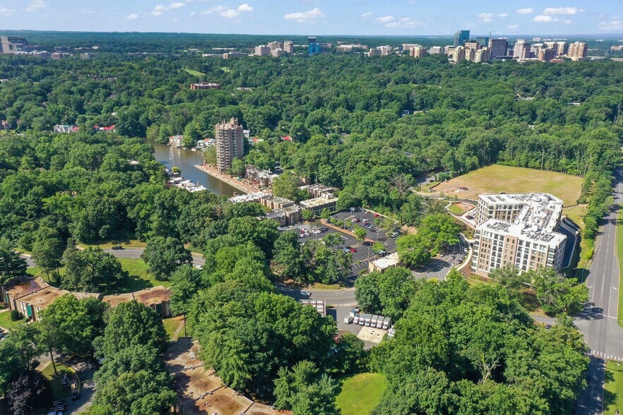 More Photos Of 11410 N Shore Dr, Reston Service Station For Sale