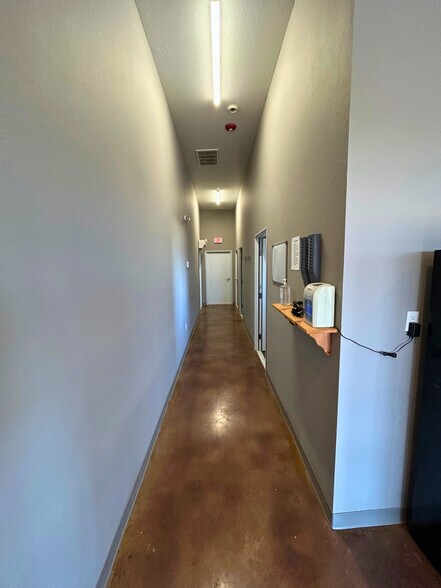 More Photos Of 16730 W Hefner Rd, Yukon Manufacturing For Sale