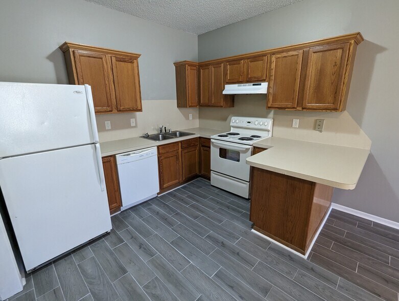 More Photos Of 1839 Tyler St, Conway Apartments For Sale