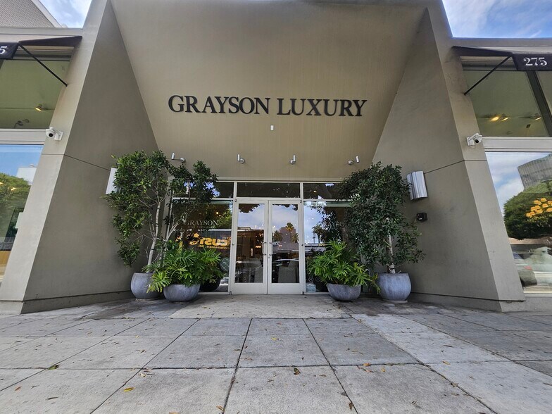 More Photos Of 275 S La Cienega Blvd, Beverly Hills Storefront For Lease