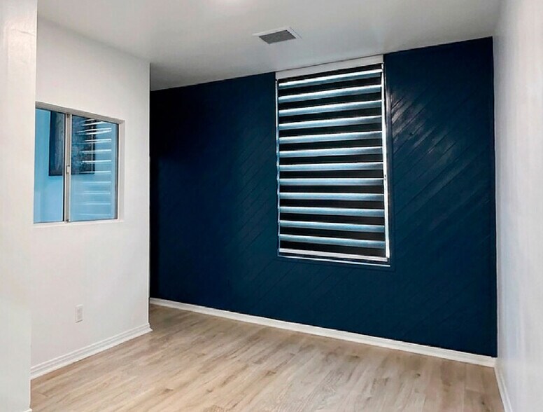 More Photos Of 2301 Empire Ave, Burbank Light Manufacturing For Lease