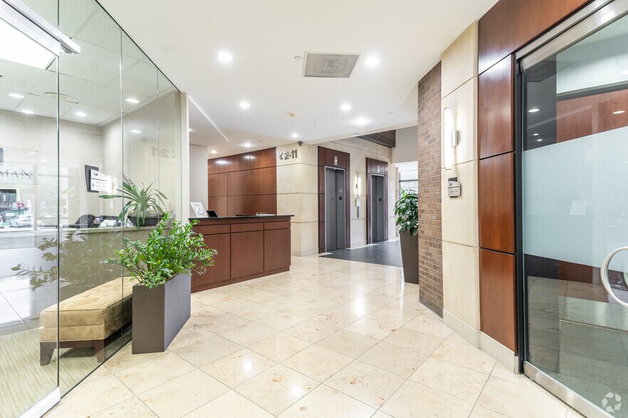 More Photos Of 12221 Merit Dr, Dallas Office For Lease