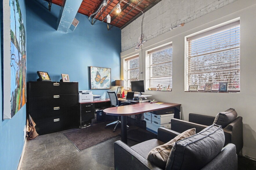 More Photos Of 833 Lake Dr SE, Grand Rapids Medical For Sale