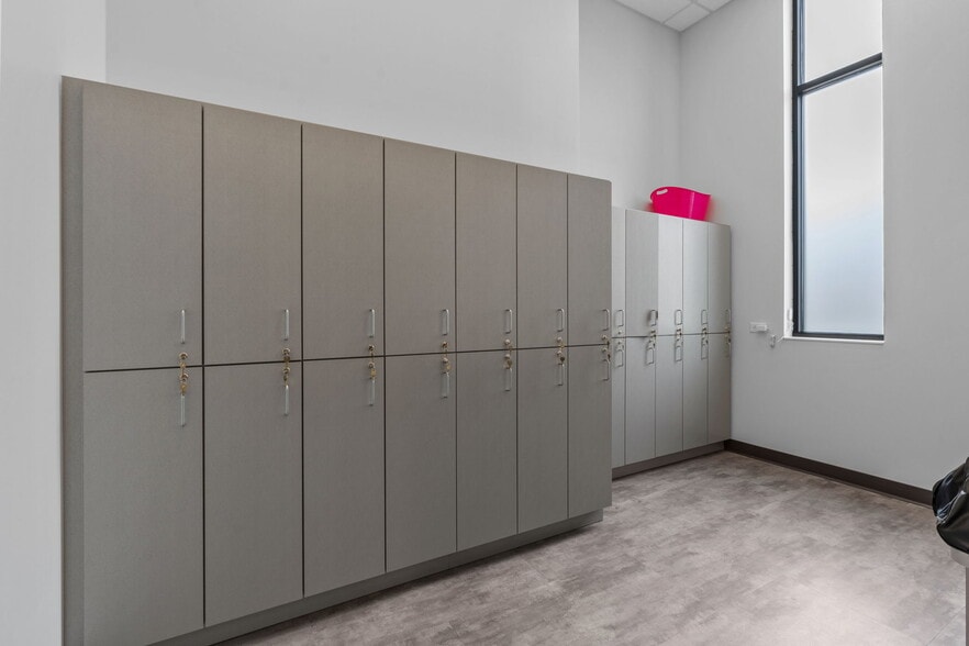 More Photos Of 18389 Orchard Trl, Lakeville Healthcare For Sale