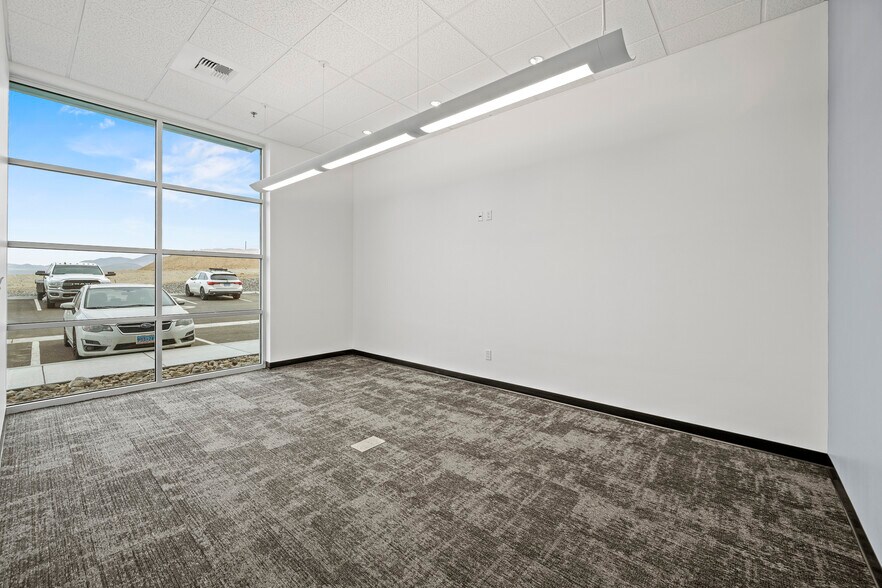 More Photos Of 75 Italy Drive, Sparks Industrial For Lease