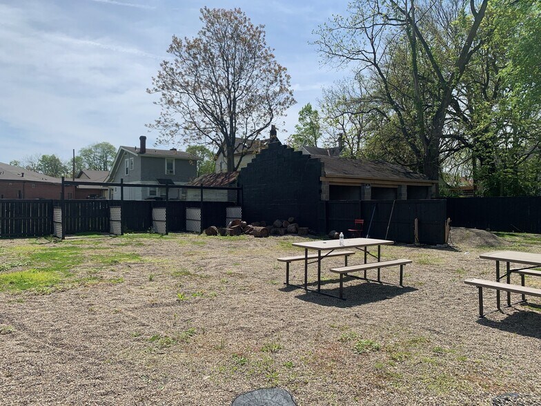 More Photos Of 4804 Whetsel Ave, Cincinnati Storefront Retail Residential For Sale