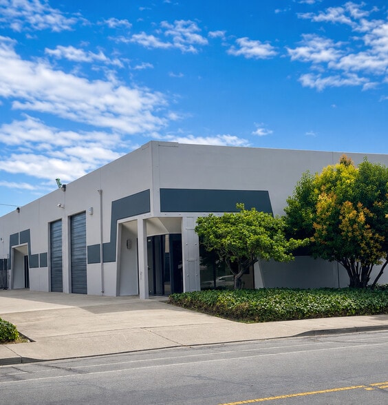 More Photos Of 14358-14386 Wicks Blvd, San Leandro Warehouse For Sale