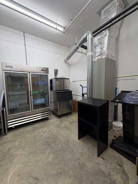 More Photos Of 30045 Business Center Dr, Charlotte Hall Medical For Sale