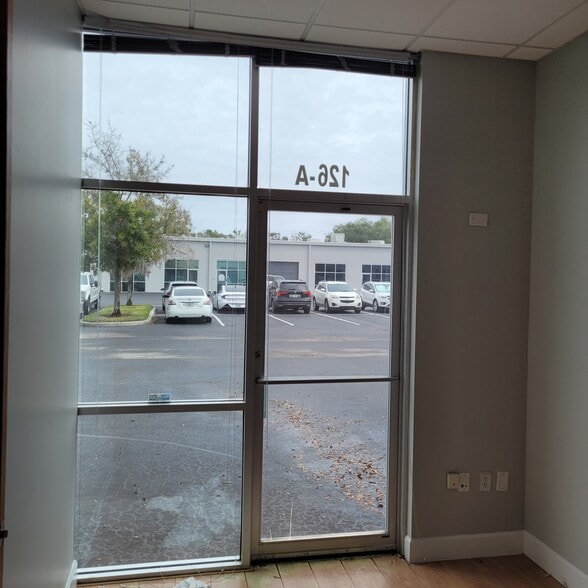 More Photos Of 7751 Kingspointe Pky, Orlando Light Distribution For Lease