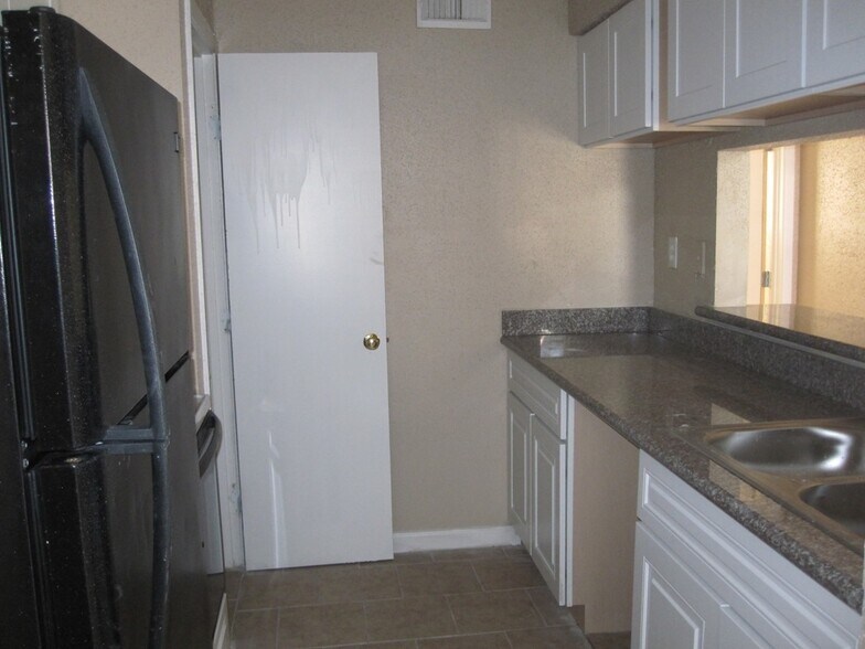 More Photos Of 4101 S Shaver St, Pasadena Apartments For Sale
