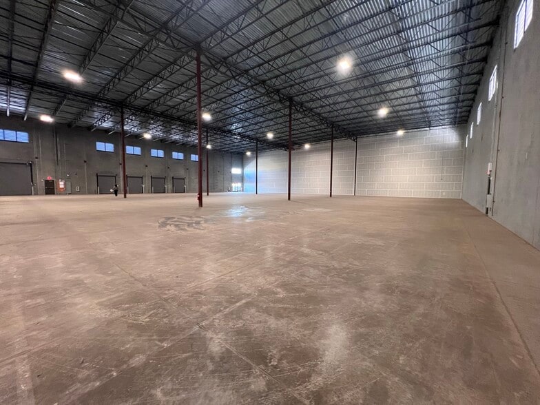 More Photos Of 1001 Kooloaula St, Kapolei Warehouse For Lease