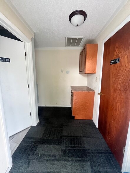 More Photos Of 7218-7224 Congress St, New Port Richey Office For Lease