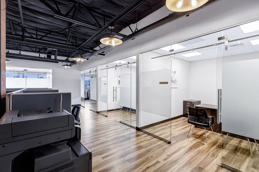 More Photos Of 2727 N 3rd St, Phoenix Office For Sale