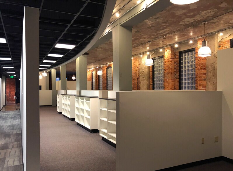 More Photos Of 7 S Laurens St, Greenville Office For Sale