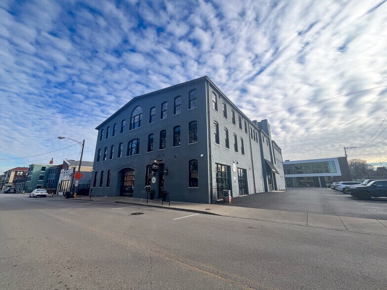 More Photos Of 35 W 8th St, Covington Loft Creative Space For Lease