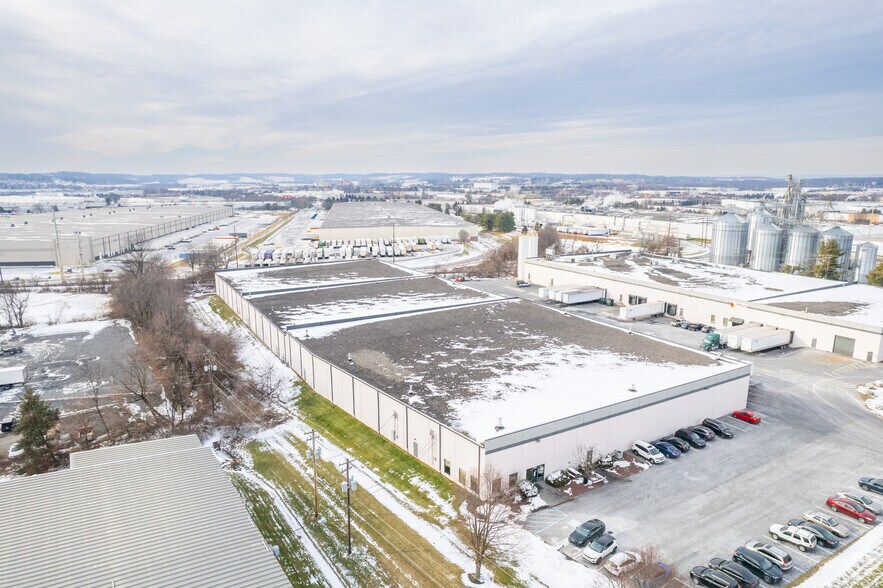 More Photos Of 6829 Ruppsville Rd, Allentown Warehouse For Lease