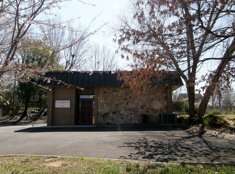 Primary Photo Of 721 Grove St, Salisbury Medical For Lease