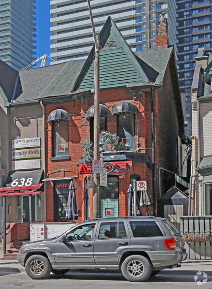 More Photos Of 640 Church St, Toronto Restaurant For Lease
