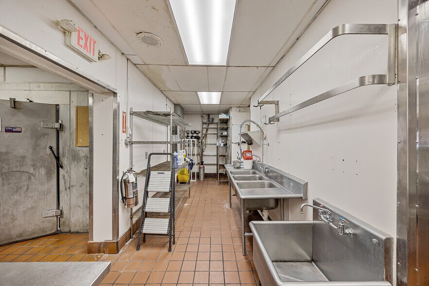 More Photos Of 71 Carriage House Dr, Jackson Restaurant For Sale