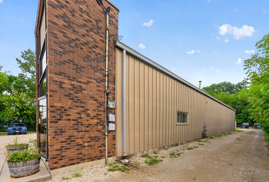 More Photos Of 520 S River St, Batavia Warehouse For Sale