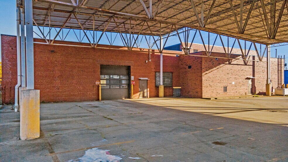More Photos Of 15317 Chatfield Ave, Cleveland Warehouse For Lease