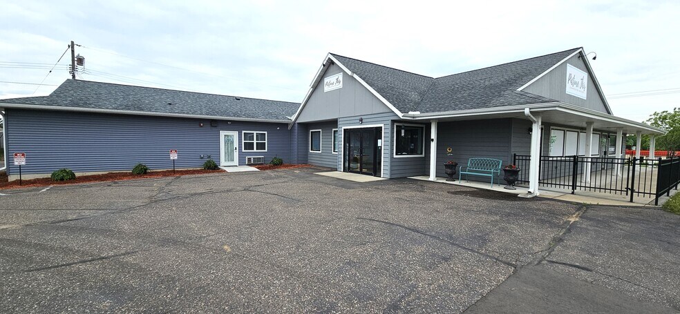 More Photos Of 2235 N Clairemont Ave, Eau Claire Freestanding For Sale