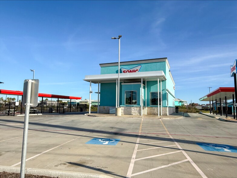 Primary Photo Of 1735 TX Highway 361 Rd, Port Aransas General Retail For Sale