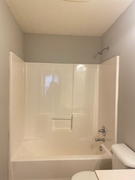 More Photos Of 415 Upper Stone Ave, Bowling Green Apartments For Sale