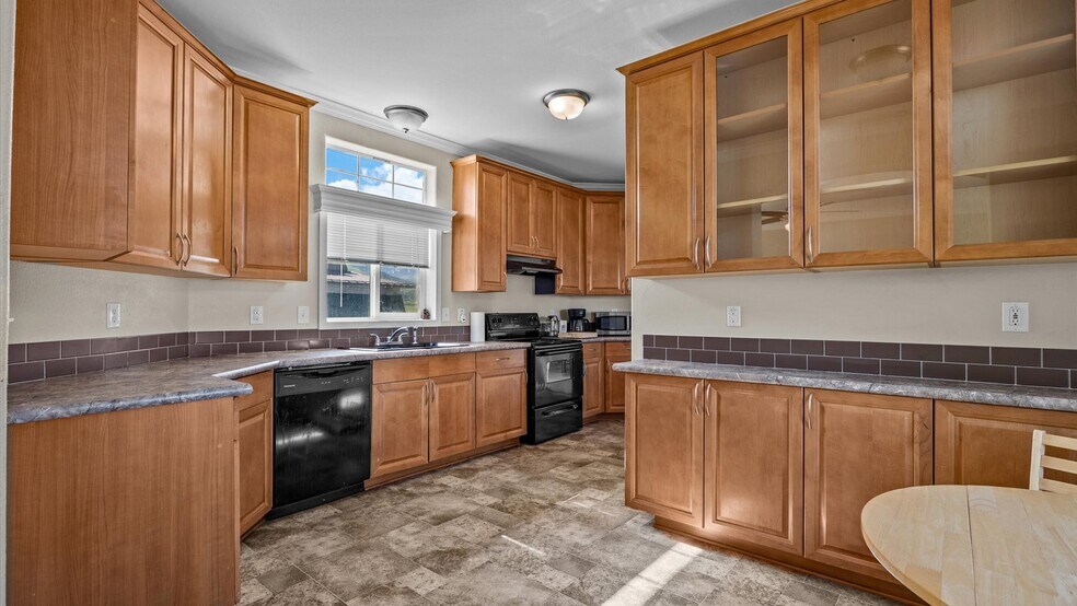 More Photos Of 41990 Cottonwood Creek Rd, Crawford Apartments For Sale