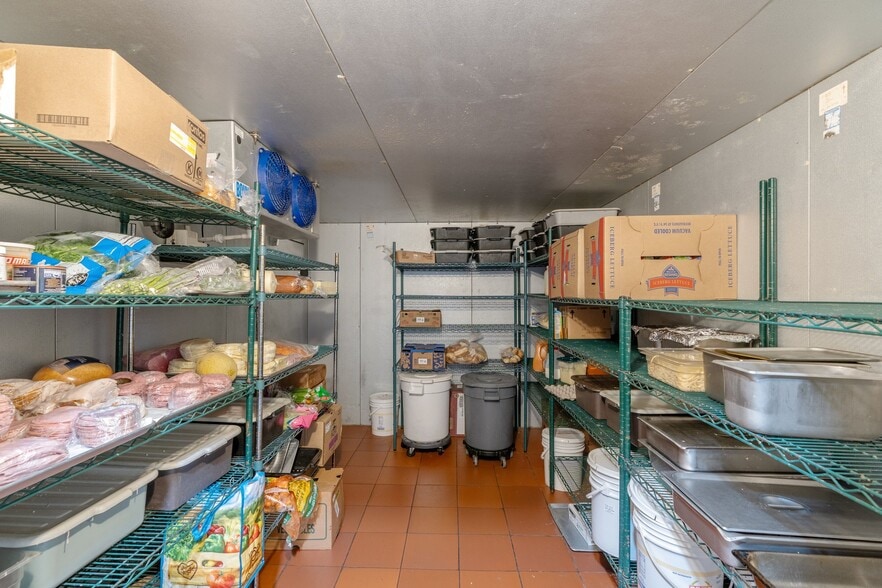 More Photos Of 232 W Moorestown Rd, Wind Gap Restaurant For Sale