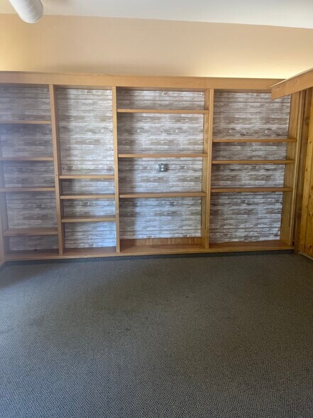 More Photos Of 4221 W Eisenhower Blvd, Loveland General Retail For Lease