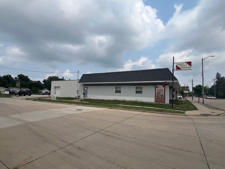 More Photos Of 1624 E Wisconsin Ave, Appleton Office For Sale