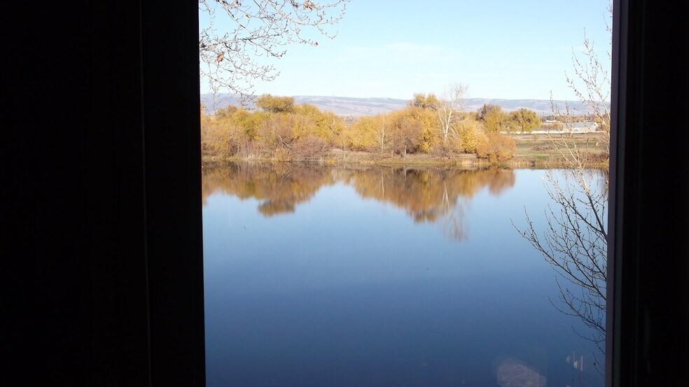 More Photos Of 2309 W Dolarway Rd, Ellensburg Loft Creative Space For Lease