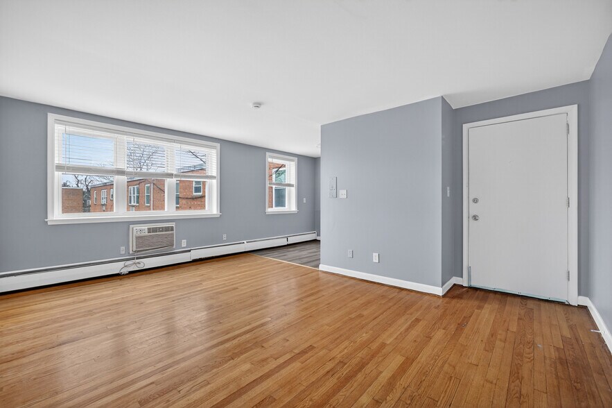 More Photos Of 27 Imlay St, Hartford Apartments For Sale