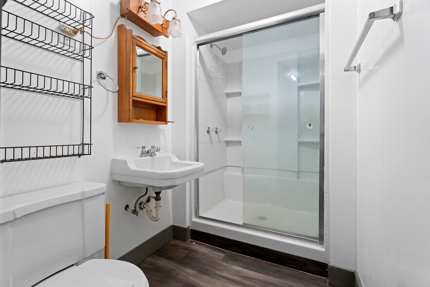 More Photos Of 300 Range St, Marshall Multifamily For Sale