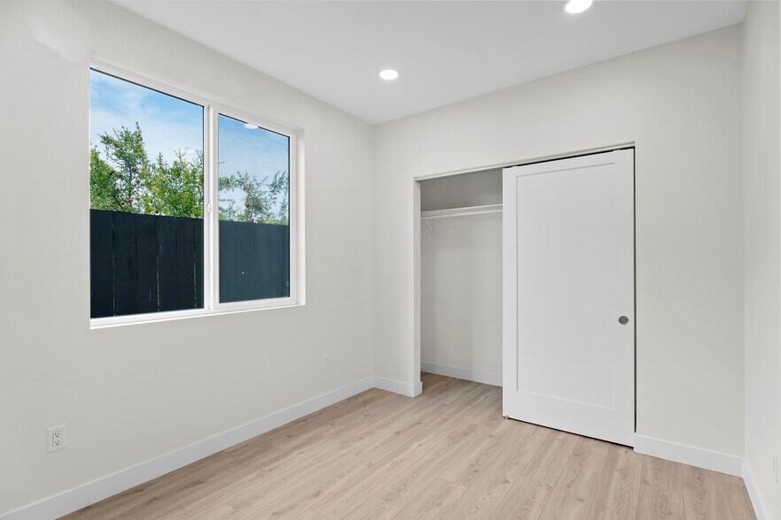 More Photos Of 3346 Lockwood Dr, San Diego Apartments For Sale