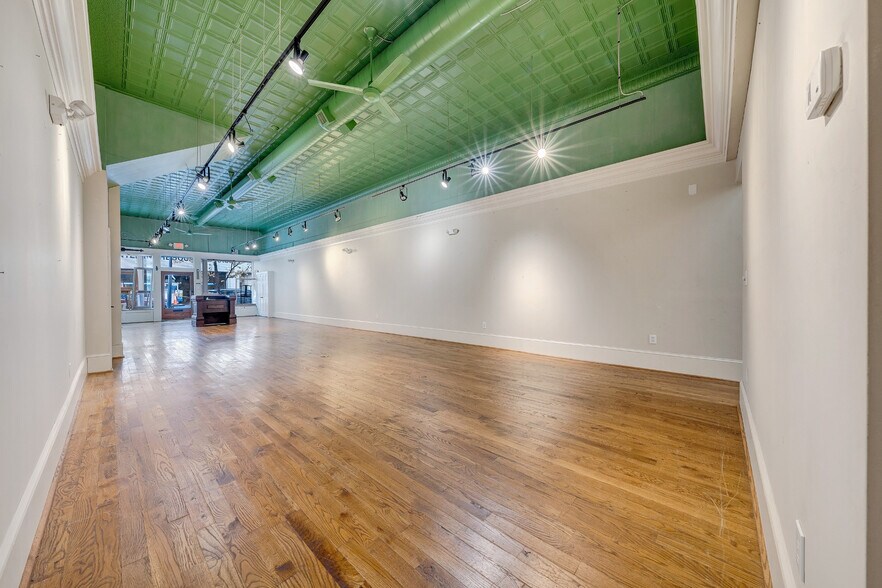 More Photos Of 12 Campbell Ave SE, Roanoke Storefront Retail Office For Lease