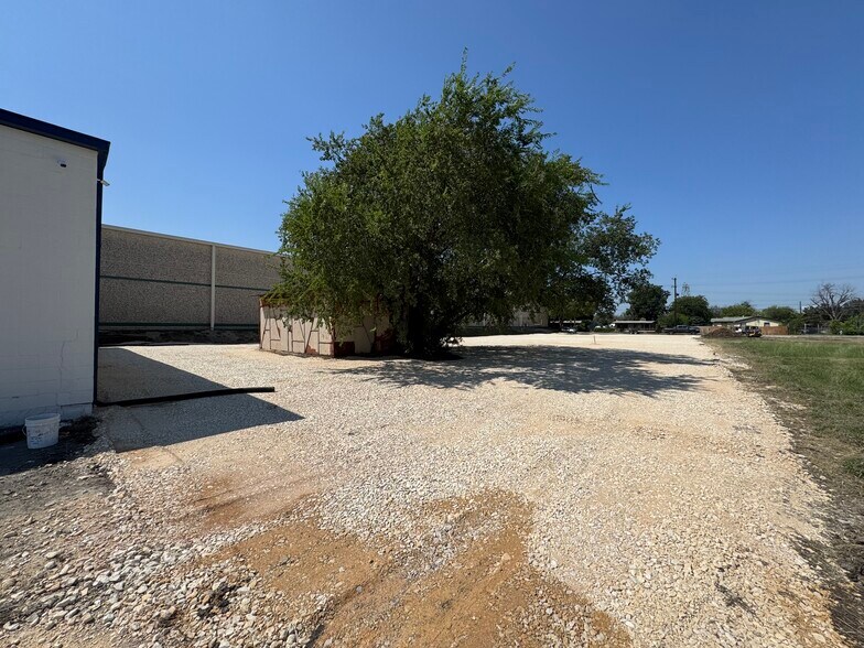 More Photos Of 8539 NE Loop 410, San Antonio Service For Lease