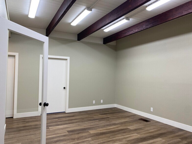 More Photos Of 924 Incline Way, Incline Village Office For Lease