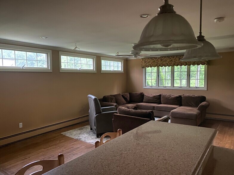 More Photos Of , Derby Unknown For Sale