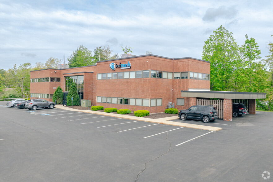 Primary Photo Of 18 Pelham Rd, Salem Office For Sale