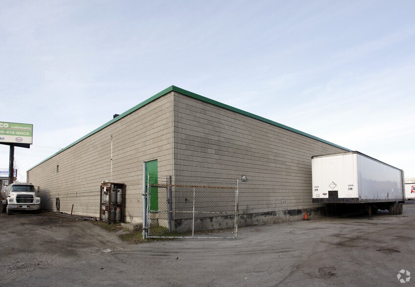 More Photos Of 2 Bradpenn Rd, Toronto Manufacturing For Lease
