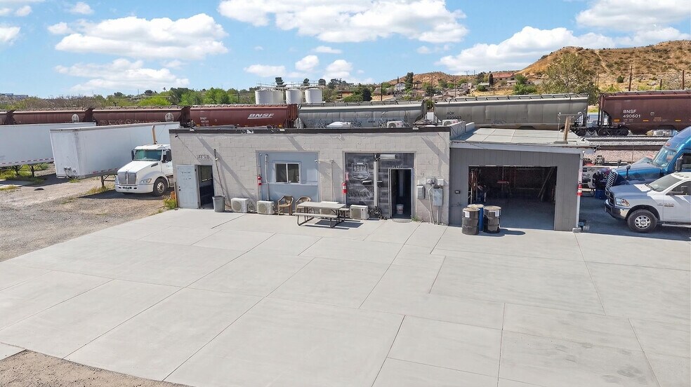 More Photos Of 16621 E St, Victorville Warehouse For Sale
