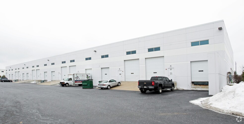 More Photos Of 1201-1217 W Remington Blvd, Romeoville Warehouse For Lease