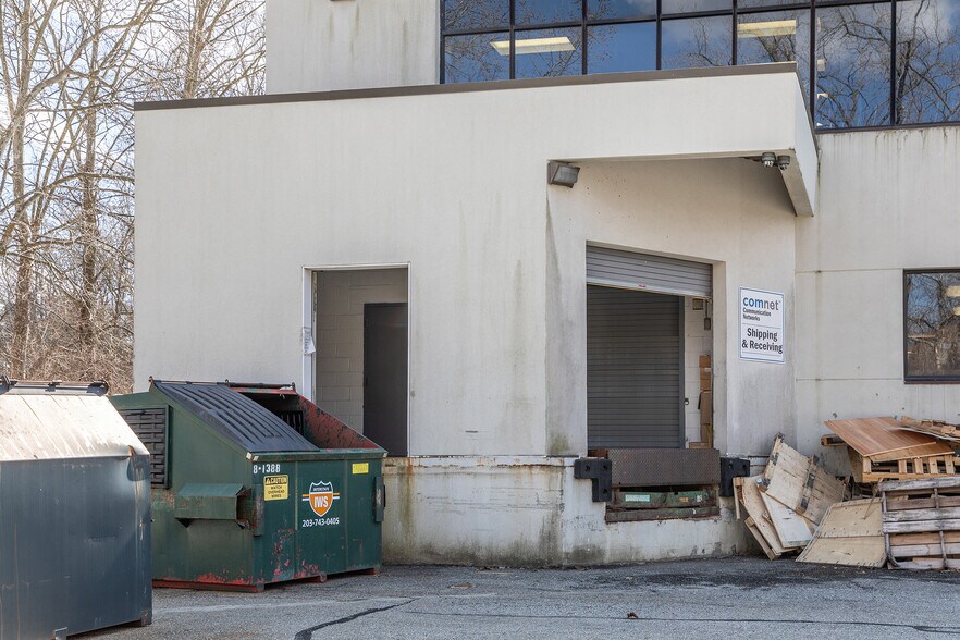 More Photos Of 1-3 Corporate Dr, Danbury Light Manufacturing For Sale