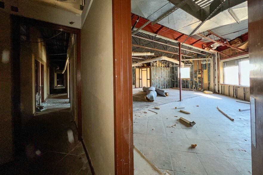 More Photos Of 3200 E Memorial Rd, Edmond Medical For Sale