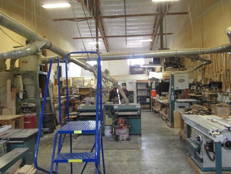More Photos Of 2693 Delta Ring Rd, Ferndale Warehouse For Lease