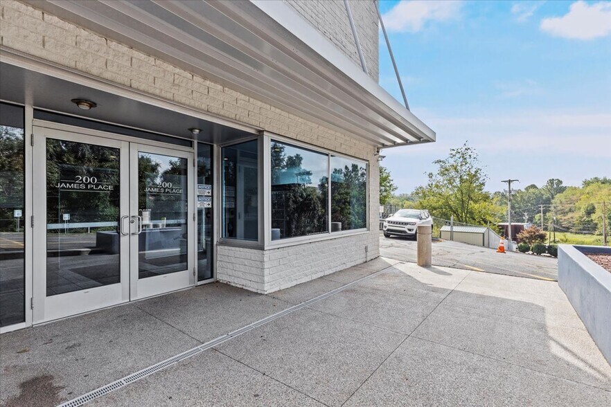 More Photos Of 200 James Pl, Monroeville Medical For Lease