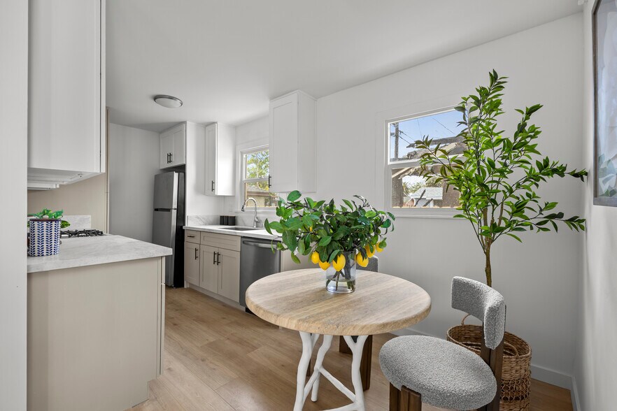 More Photos Of 1510 W 52nd St, Los Angeles Apartments For Sale