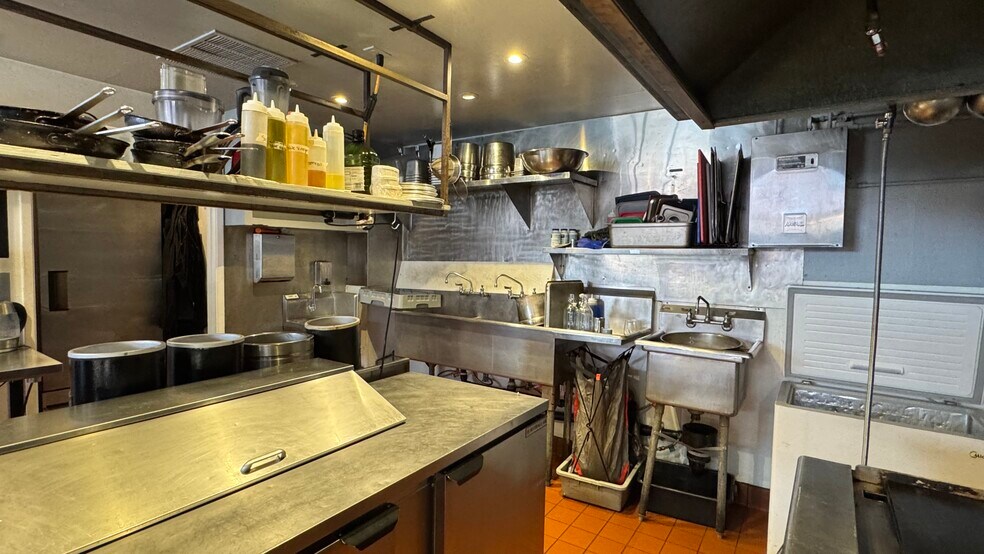 More Photos Of 35 E Commercial St, Willits Specialty For Sale